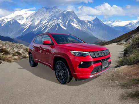 Used 2022 Jeep Compass Limited w/ (RED) Package image 7