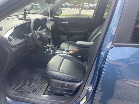 Used 2025 Buick Encore GX Sport Touring w/ Experience Buick Package FWD image 8