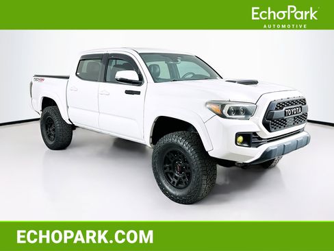 Used 2019 Toyota Tacoma TRD Sport image 1