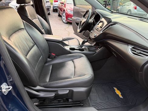 Used 2019 Chevrolet Malibu LT FWD image 18