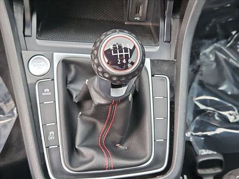 Used 2017 Volkswagen GTI Sport image 12