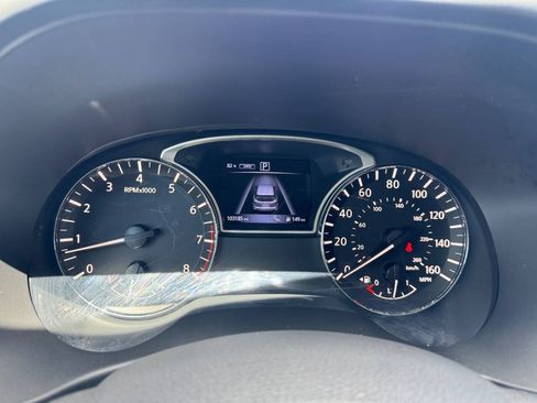 Used 2017 Nissan Pathfinder SL w/ SL Premium Package AWD/4WD image 18