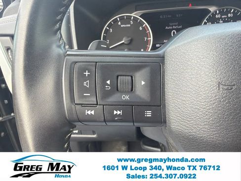 Used 2025 Nissan Rogue SV AWD/4WD image 16