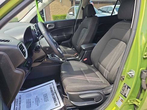 Used 2023 Hyundai Venue SEL image 13