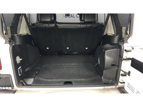 Used 2013 Jeep Wrangler Unlimited Sahara w/ Connectivity Group AWD/4WD image 16