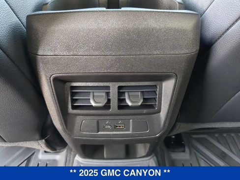 Used 2025 GMC Canyon Denali AWD/4WD image 18