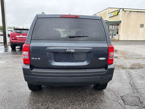 Used 2014 Jeep Patriot Latitude AWD/4WD image 4