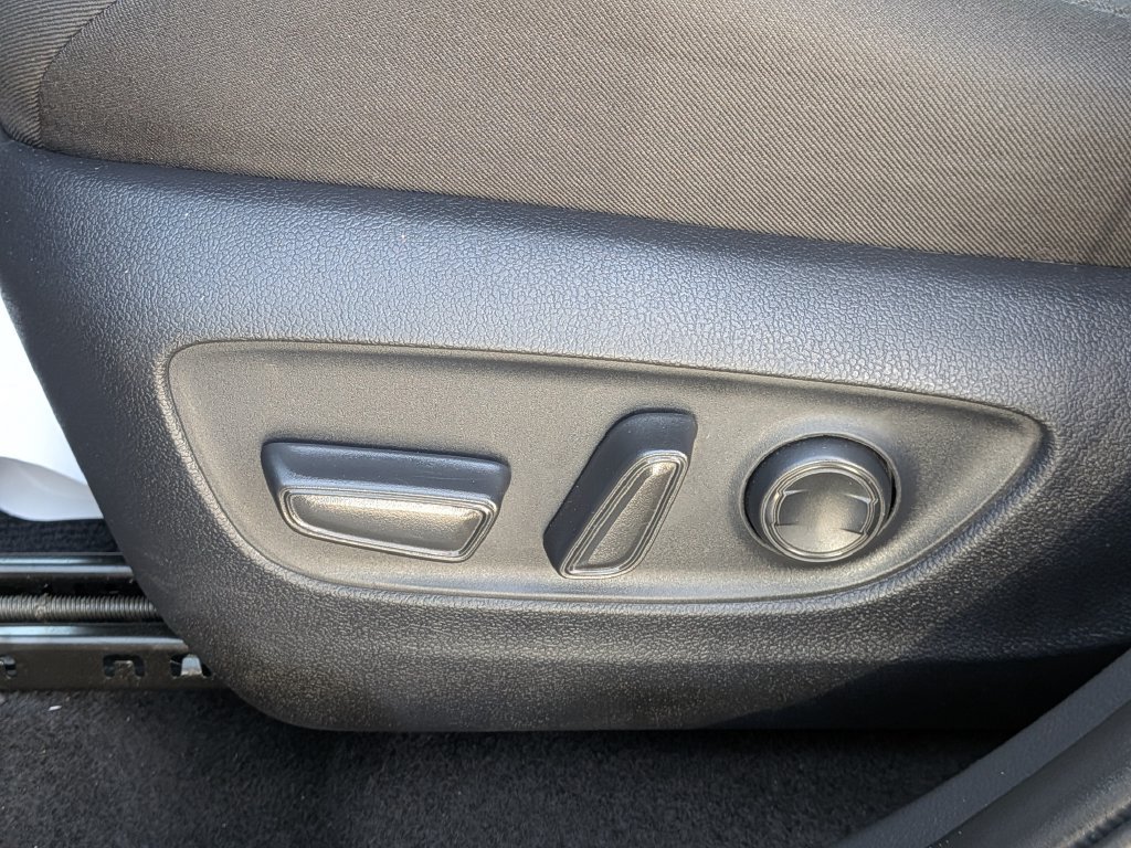 Used 2024 Toyota RAV4 XLE AWD/4WD image 17
