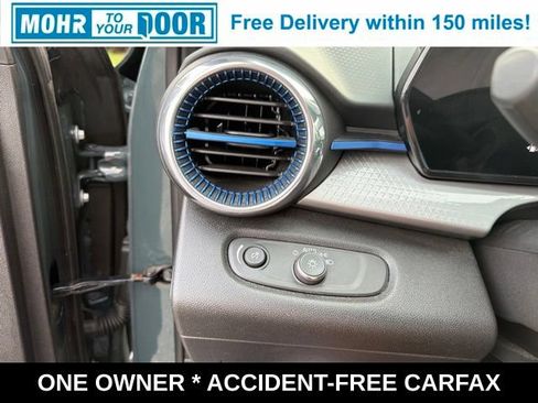 Used 2025 Chevrolet Trax LT FWD image 16