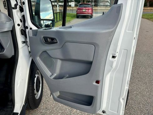 Used 2015 Ford Transit 250 130 Medium Roof image 11