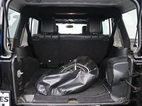 Used 2014 Jeep Wrangler Unlimited Sahara image 28