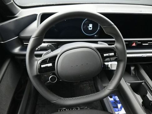 Used 2025 Hyundai Ioniq 6 SE RWD image 12