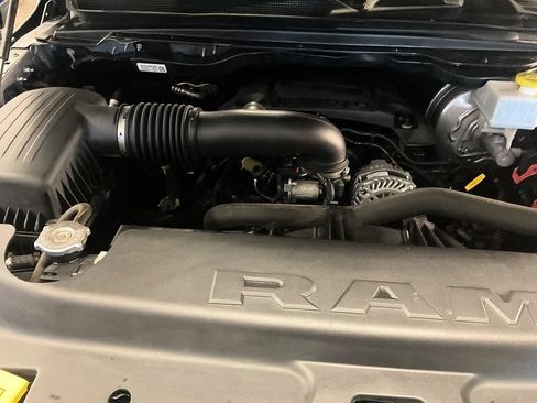 Used 2019 RAM 1500 Laramie AWD/4WD image 7