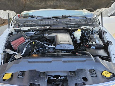 Used 2016 RAM 1500 Classic SLT w/ Luxury Group image 28