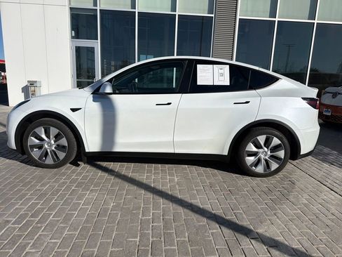 Used 2023 Tesla Model Y Long Range image 2