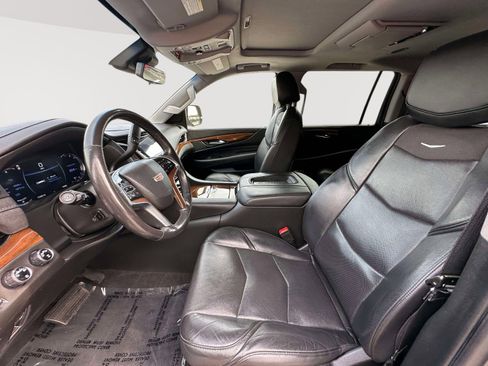 Used 2020 Cadillac Escalade ESV Premium Luxury AWD/4WD image 23
