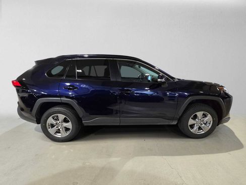 Used 2025 Toyota RAV4 XLE AWD/4WD image 2