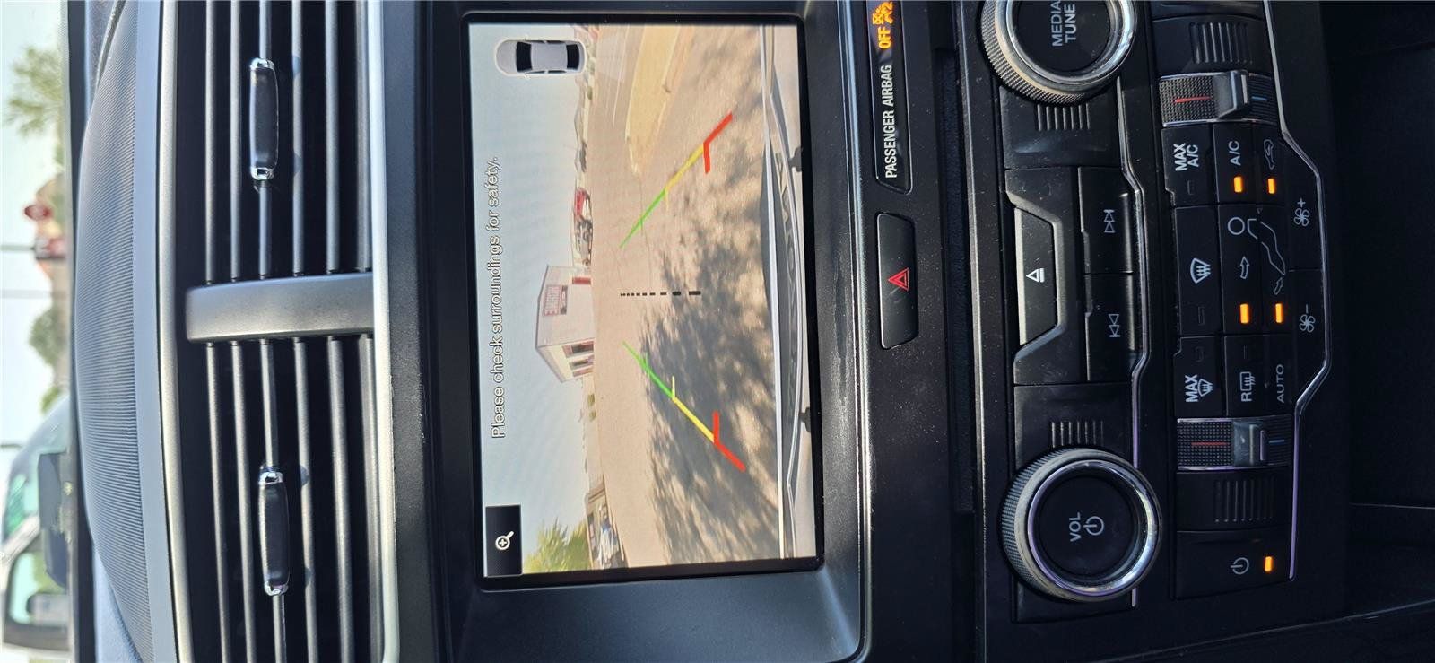 Used 2016 Ford Explorer XLT w/ Equipment Group 201A FWD image 20