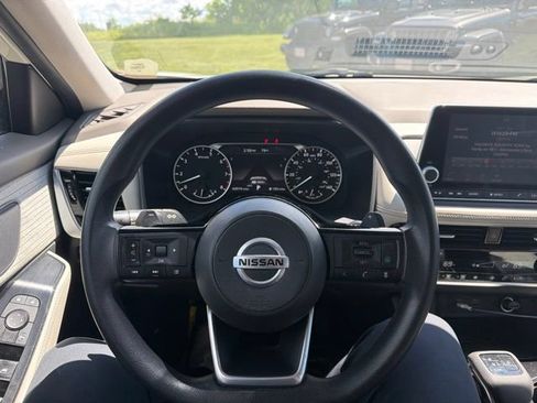 Used 2021 Nissan Rogue SV AWD/4WD image 16