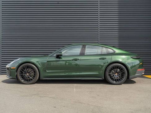Certified 2025 Porsche Panamera 4 AWD/4WD image 2