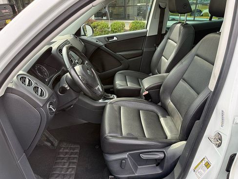 Used 2015 Volkswagen Tiguan SE FWD image 9