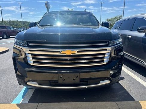 Used 2022 Chevrolet Tahoe High Country w/ Premium Package 2 AWD/4WD image 2