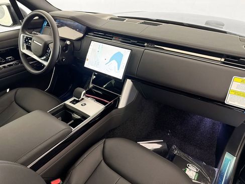 New 2026 Land Rover Range Rover Long Wheelbase SE AWD/4WD image 30
