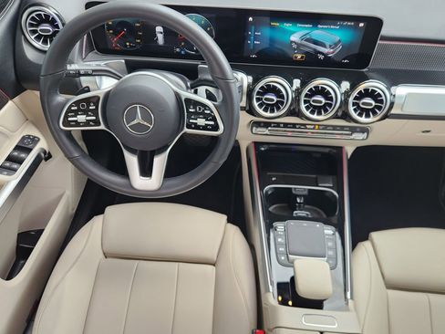 Used 2021 Mercedes-Benz GLB 250 image 27