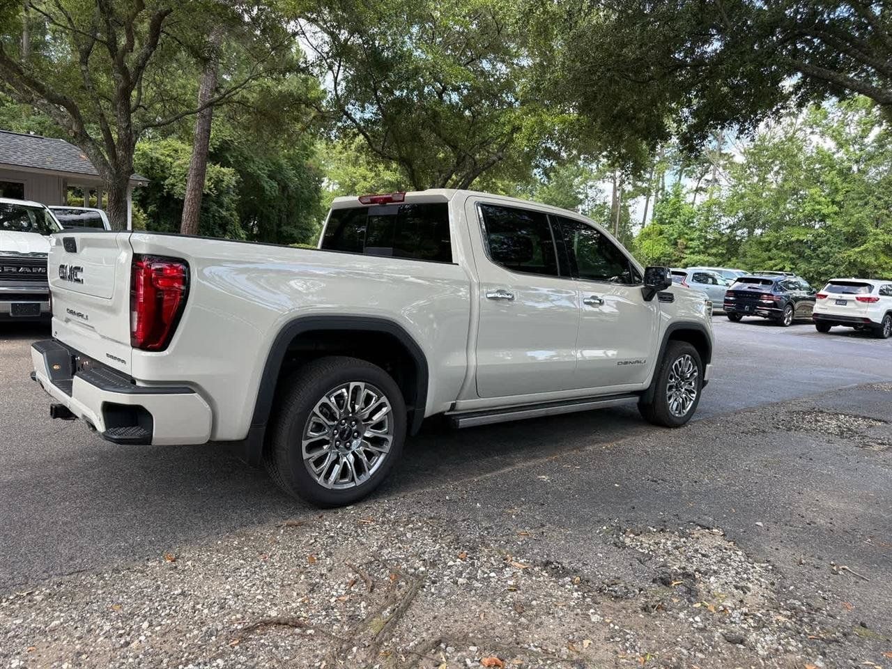 Used 2026 GMC Sierra 1500 Denali Ultimate AWD/4WD image 5