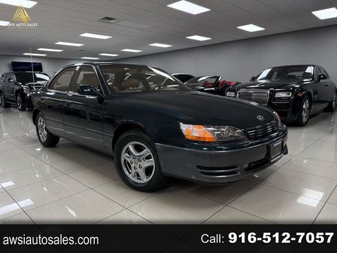 Used 1995 Lexus ES 330 FWD image 1