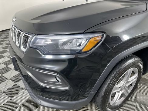 Used 2023 Jeep Compass Latitude w/ Convenience Group AWD/4WD image 30