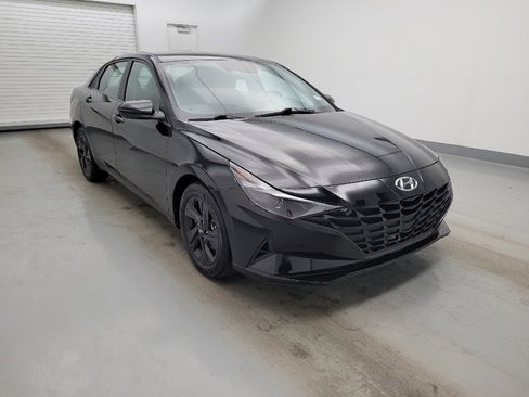 Used 2023 Hyundai Elantra SEL w/ Preferred Accessory Package FWD image 13