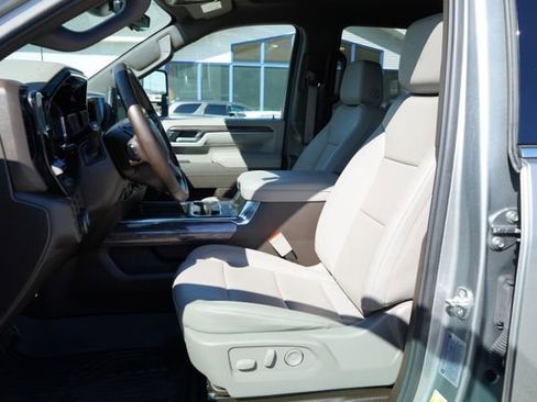 Used 2025 Chevrolet Silverado 2500 LTZ w/ LTZ Premium Package image 13