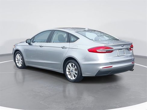 Certified 2020 Ford Fusion SE image 5