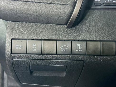 Certified 2022 Toyota Camry SE FWD image 18