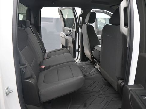 Used 2022 Chevrolet Silverado 2500 Custom w/ Custom Convenience Package image 18