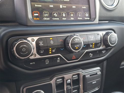 Used 2021 Jeep Gladiator Overland w/ LED Lighting Group image 15