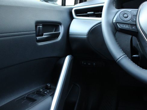 New 2026 Toyota Corolla Cross LE AWD/4WD image 25