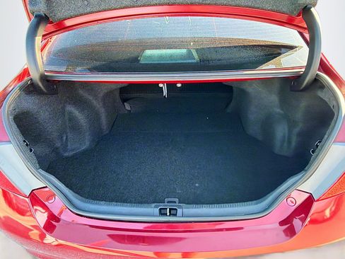 Used 2017 Toyota Camry XLE w/ Moonroof Package image 12