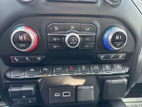 Used 2022 GMC Sierra 1500 Denali w/ Denali Premium Package image 52