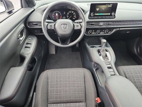 Used 2025 Honda HR-V Sport image 11