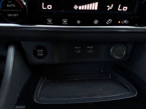 Used 2025 Nissan Rogue SV FWD image 24