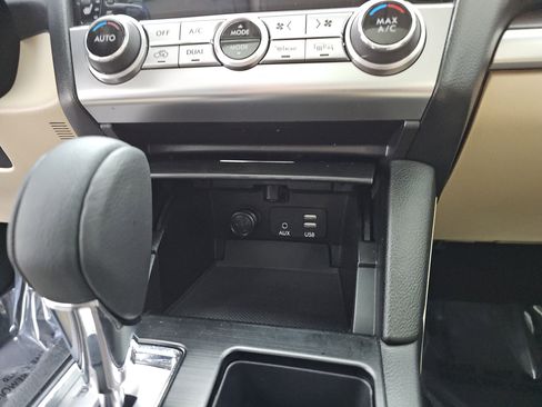 Used 2017 Subaru Legacy 2.5i Limited image 35