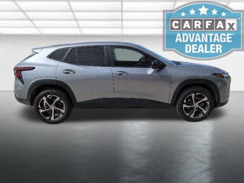 Used 2024 Chevrolet Trax RS FWD image 29