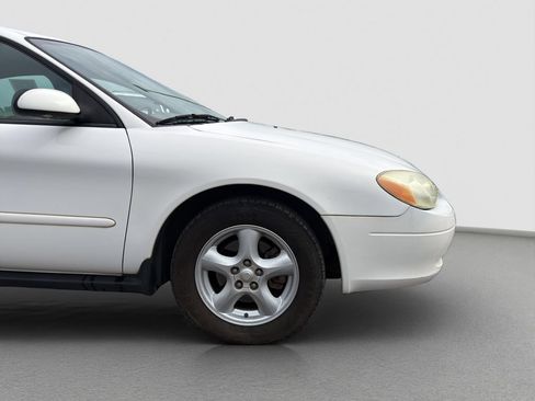 Used 2003 Ford Taurus SE FWD image 23