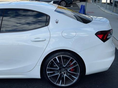 Used 2023 Maserati Ghibli Trofeo image 19