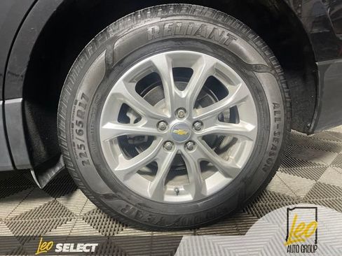 Used 2021 Chevrolet Equinox LS w/ LS Convenience Package AWD/4WD image 29