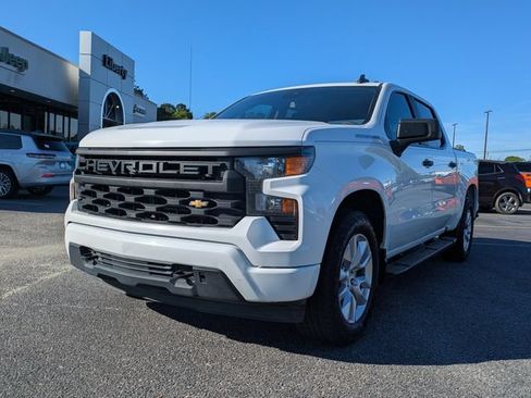 Used 2022 Chevrolet Silverado 1500 Custom AWD/4WD image 7
