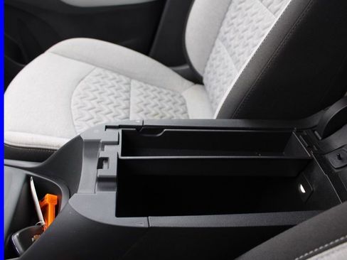 Used 2024 Chevrolet Equinox LT image 38