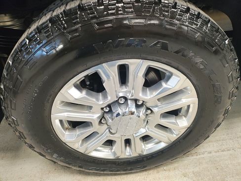 Used 2022 GMC Sierra 2500 Denali w/ Denali Ultimate Package image 3